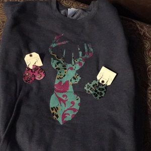 Sweat shirt xxl and faux leather earrings